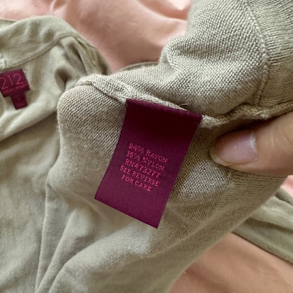 212 Collection Beige Tan Collared Cropped Cardigan Sweater Layering Women’s Fall - Picture 5 of 5